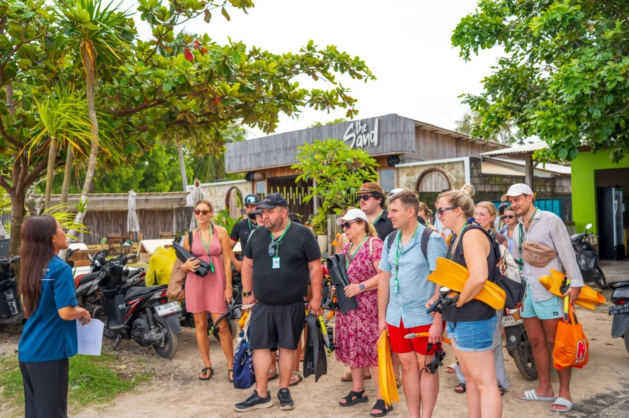 From Lembongan: 3 Spots Manta Bay & Private Land Tour Gallery Image 1