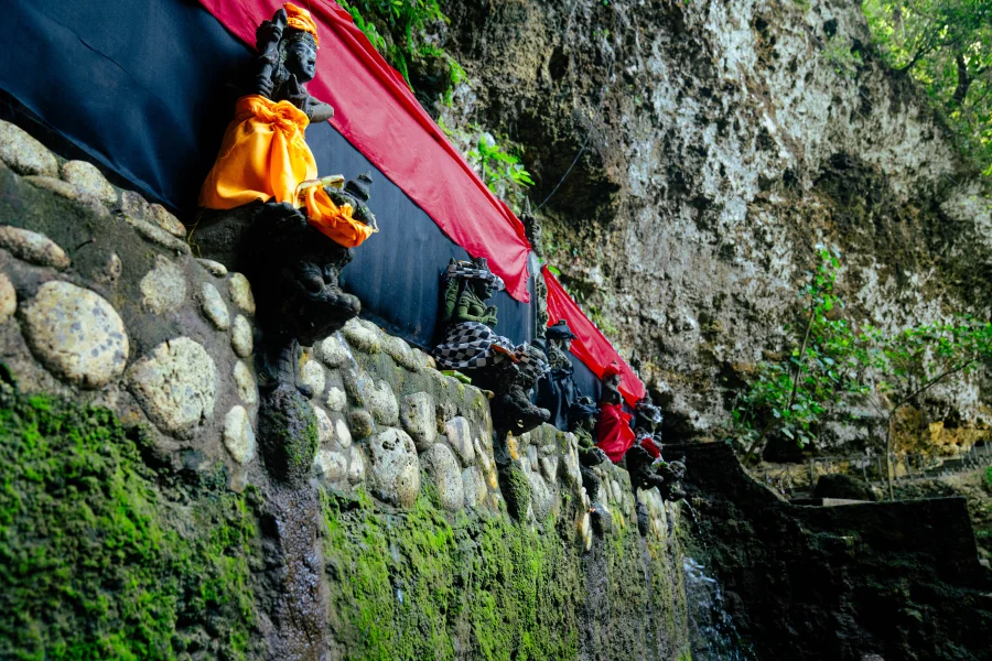 Nusa Penida: Exploring Waterfalls, Jungle Pool & Cave Temple Gallery Image 3